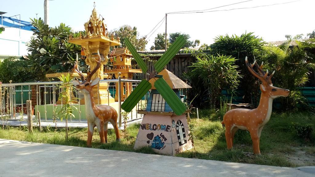 Rueangsrisiri Guesthouse 2 Sukhothaï Extérieur photo